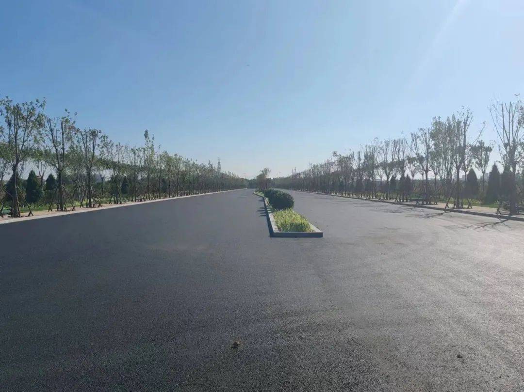 中东欧特色小镇产业园 市政道路工程实景进展扫描